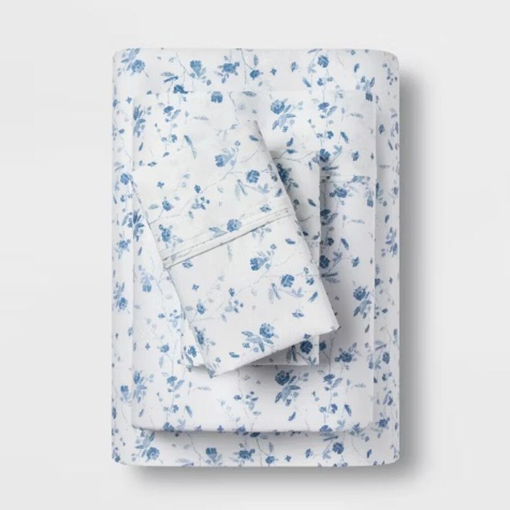 Threshold Twin/Twin XL Performance Sheet Set  Blue White Floral Roses NEW